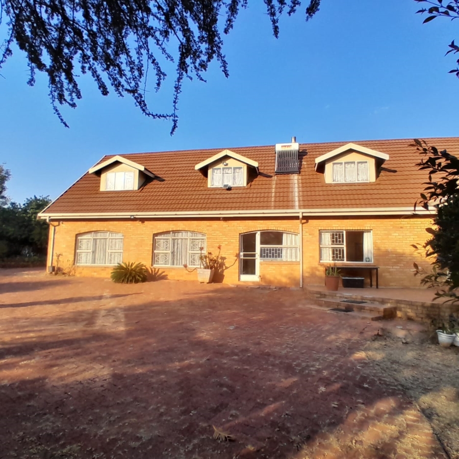 4 Bedroom Property for Sale in Schietfontein North West